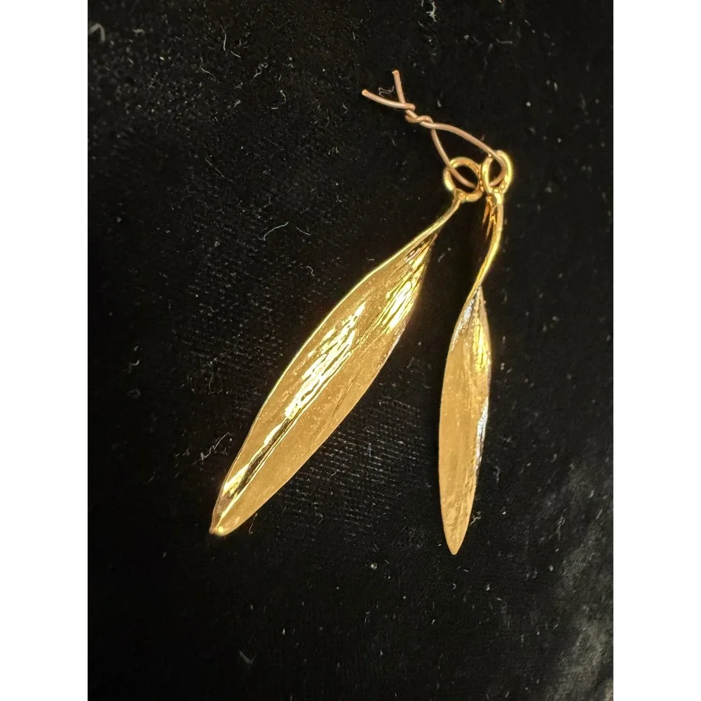 Gold Tone Textured Willow Leaf Drop Dangle Earrings Botanical Nature Jewelry